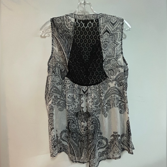 OLIVE HILL PRINTED BLOUSE WITH LACE DETAIL - Picture 5 of 9